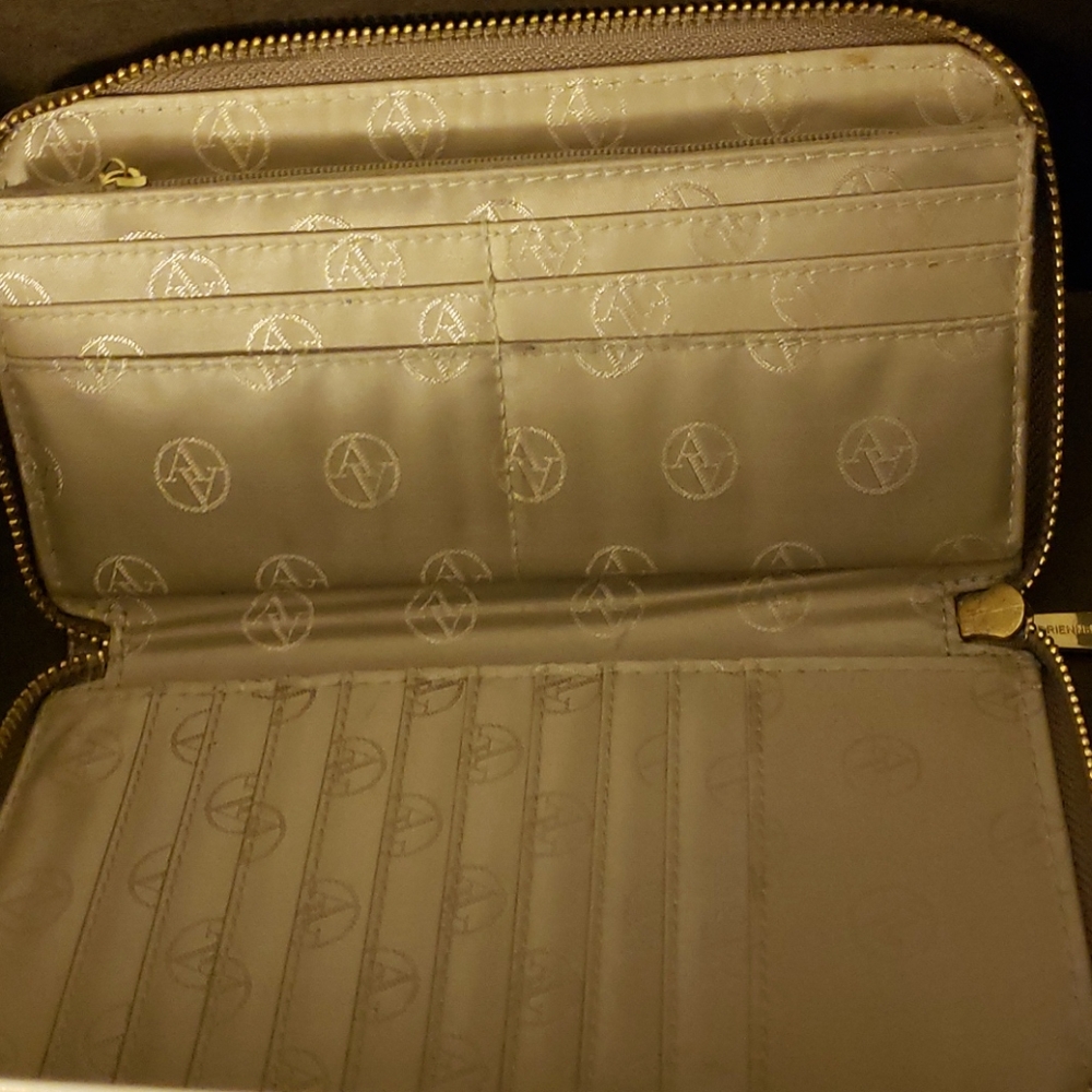 Wallet - Picture 2 of 6